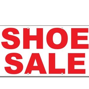 Women’s 9-9.5, men’s 9 see closet